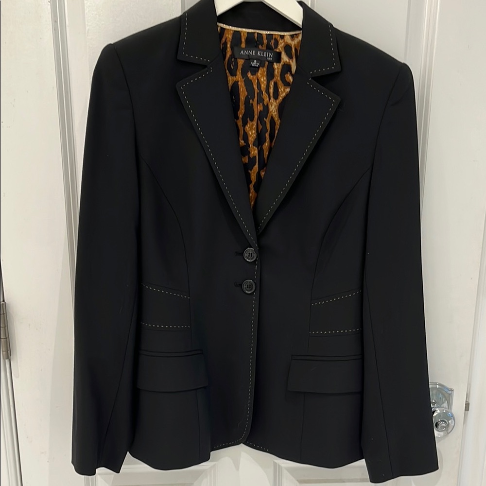 Anne Klein Black Blazer with Notched Lapels and Fitted Style with matching pants